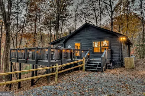 226 Lakeside Dr, Blue Ridge, GA 30513