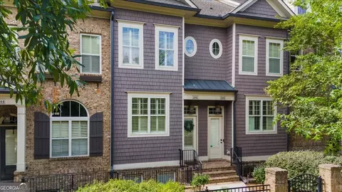 2442 Gatebury Cir, Chamblee, GA 30341 photo 3