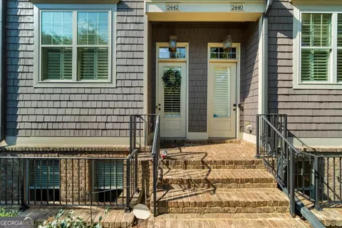 2442 Gatebury Cir, Chamblee, GA 30341 photo 6