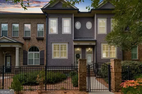 2442 Gatebury Cir, Chamblee, GA 30341 photo 2