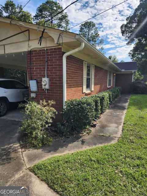 213 Pinehurst Dr, Dublin, GA 31021 photo 2