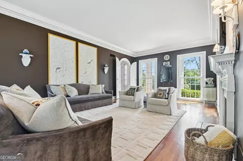 Living - 1 Croydon Rd, Mobile, AL 36608 photo 4 of 6