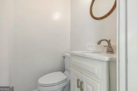 Bath - 1 Croydon Rd, Mobile, AL 36608 photo 2 of 5