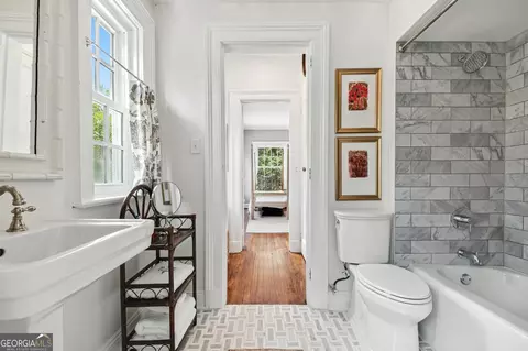 Bath - 1 Croydon Rd, Mobile, AL 36608 photo 5 of 5