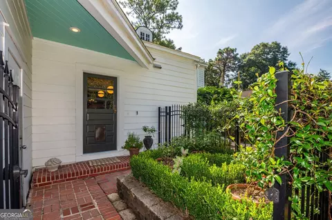 Exterior - 1 Croydon Rd, Mobile, AL 36608 photo 6 of 19
