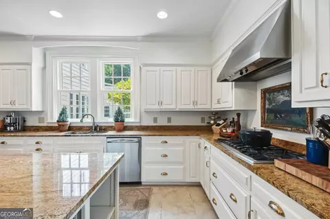 Kitchen - 1 Croydon Rd, Mobile, AL 36608 photo 1 of 6