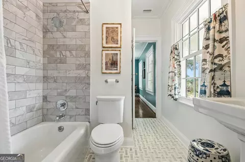 Bath - 1 Croydon Rd, Mobile, AL 36608 photo 3 of 5