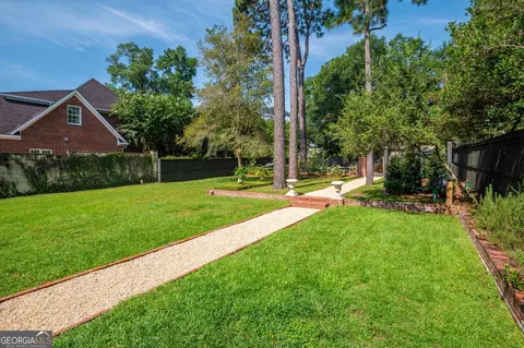 Exterior - 1 Croydon Rd, Mobile, AL 36608 photo 7 of 19