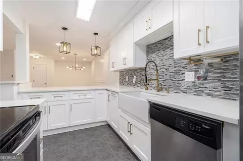 502 Brighton Pt, Atlanta, GA 30328