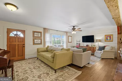 310 Wilson Rd, Cornelia, GA 30531 photo 4