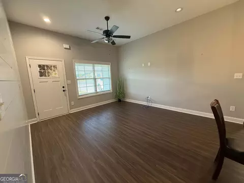 Living - 215 Red Tail Cir, Byron, GA 31008 photo 3 of 3