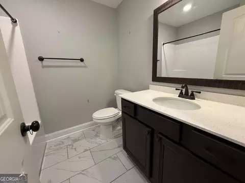 Bath - 215 Red Tail Cir, Byron, GA 31008 photo 3 of 4