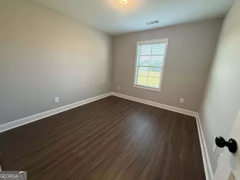 Bedroom - 215 Red Tail Cir, Byron, GA 31008 photo 3 of 4