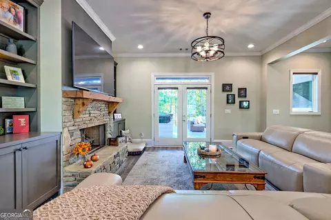 Living - 149 Fall Pippin Ct, Clarkesville, GA 30523 photo 7 of 9