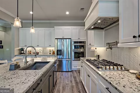 Kitchen - 149 Fall Pippin Ct, Clarkesville, GA 30523 photo 6 of 8