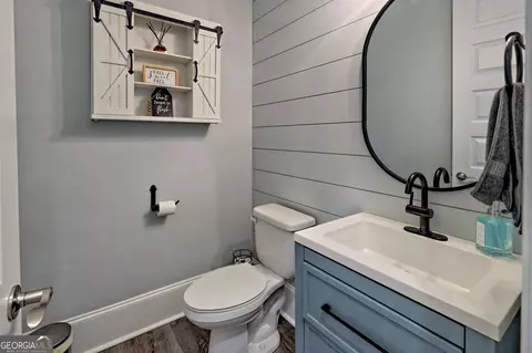 Bath - 149 Fall Pippin Ct, Clarkesville, GA 30523 photo 1 of 12