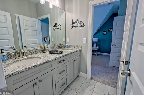 Bath - 149 Fall Pippin Ct, Clarkesville, GA 30523 photo 8 of 12