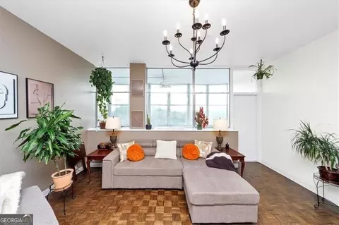 3060 Pharr Court North NW #423, Atlanta, GA 30305