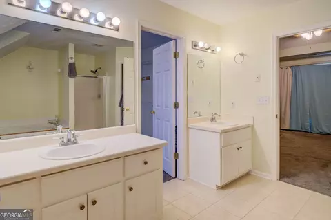 Bath - 115 Lakeside Trl, Covington, GA 30016 photo 5 of 6
