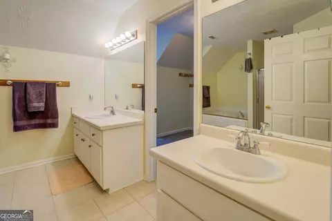 Bath - 115 Lakeside Trl, Covington, GA 30016 photo 6 of 6