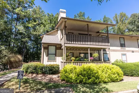 401 Woodcliff Dr, Atlanta, GA 30350