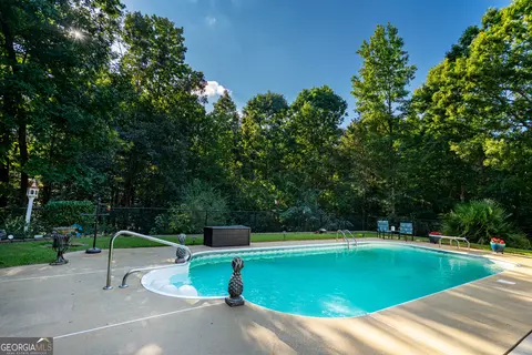 Exterior - 139 Cedar Ridge Dr, Lagrange, GA 30241 photo 5 of 7