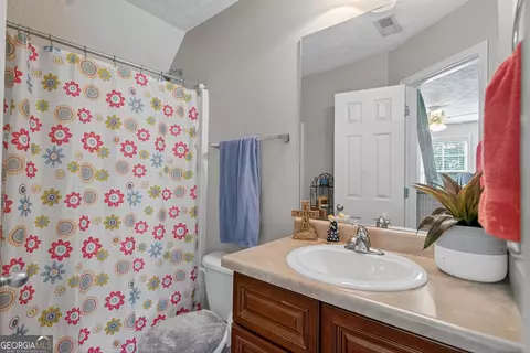 Bath - 139 Cedar Ridge Dr, Lagrange, GA 30241 photo 4 of 4