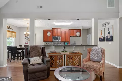 Entry Way - 139 Cedar Ridge Dr, Lagrange, GA 30241 photo 2 of 5