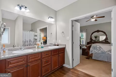 Entry Way - 139 Cedar Ridge Dr, Lagrange, GA 30241 photo 4 of 5