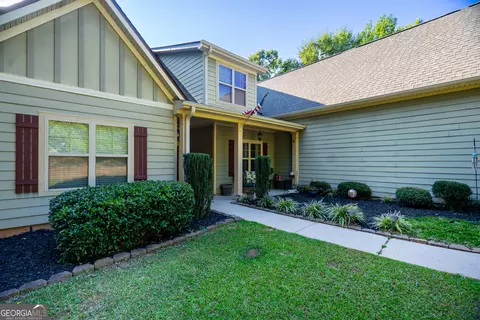Exterior - 139 Cedar Ridge Dr, Lagrange, GA 30241 photo 3 of 7