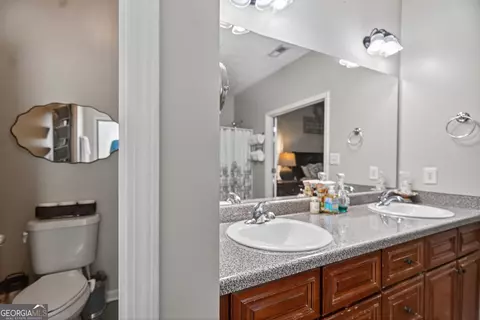 Bath - 139 Cedar Ridge Dr, Lagrange, GA 30241 photo 3 of 4