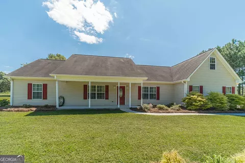 1725 Double Bridges Rd, Good Hope, GA 30641