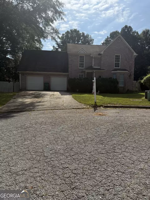 890 Kent Ct, Lithonia, GA 30058