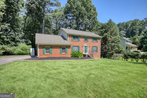 4527 Robie Rd SW, Lilburn, GA 30047
