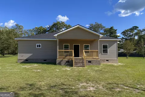 97 Shirley Ln, Glennville, GA 30427