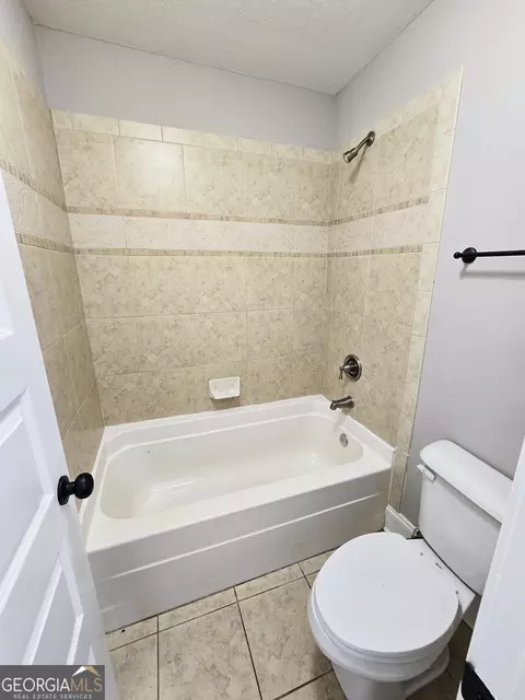 Bath - 75 Heritage Keep, Covington, GA 30016 photo 8 of 9