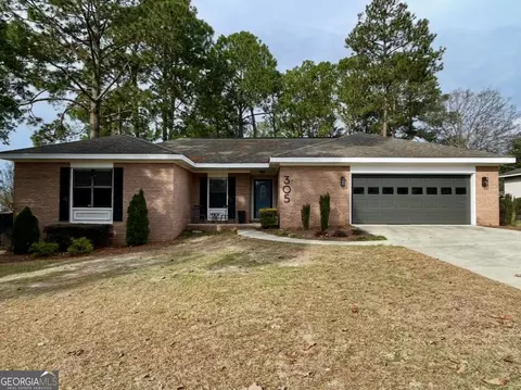 305 Overlook Dr, Warner Robins, GA 31088