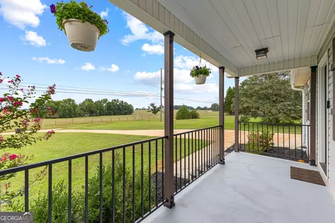 Exterior - 431 Rawls Rd, Williamson, GA 30292 photo 2 of 8