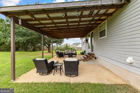 Exterior - 431 Rawls Rd, Williamson, GA 30292 photo 4 of 8