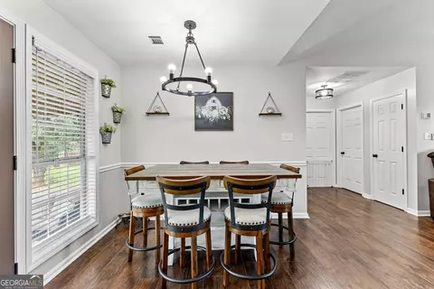 Dining - 431 Rawls Rd, Williamson, GA 30292 photo 1 of 1