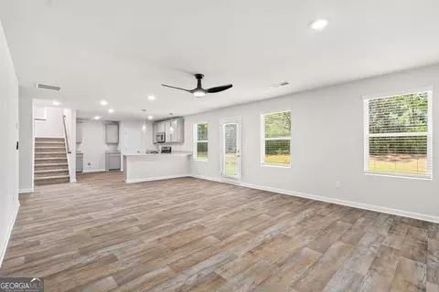 Living - 128 Shenandoah Ln #A67, Lagrange, GA 30241 photo 1 of 2