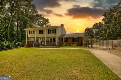 1341 Kenyon Rd, Morrow, GA 30260