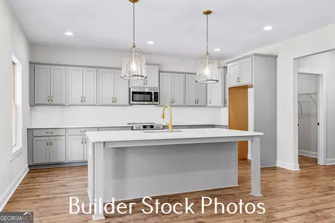 Kitchen - 2620 Williamson Rd, Williamson, GA 30292 photo 2 of 5