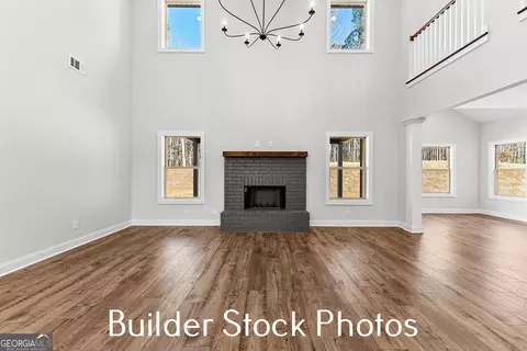 Living - 2620 Williamson Rd, Williamson, GA 30292 photo 2 of 6