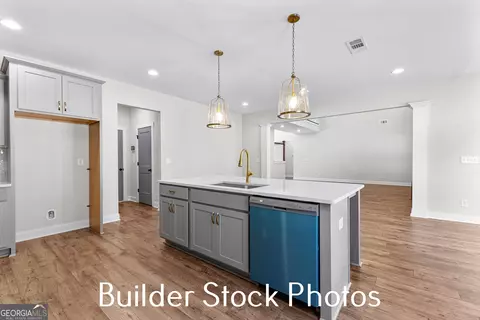 Kitchen - 2620 Williamson Rd, Williamson, GA 30292 photo 3 of 5