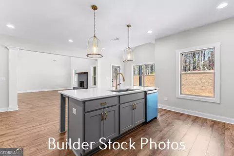 Kitchen - 2620 Williamson Rd, Williamson, GA 30292 photo 4 of 5