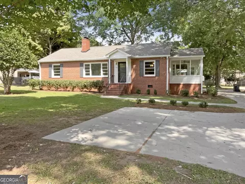 1104 Maple Dr, Griffin, GA 30224
