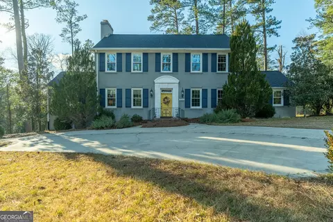 1588 Waverland Dr, Macon, GA 31211