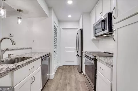 206 Tuxworth Cir, Decatur, GA 30033