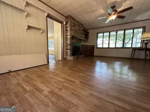 Living - 609 Cherokee Rd, Lagrange, GA 30240 photo 4 of 6